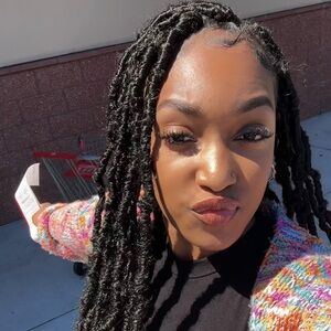 Meet your Posher, Aniya